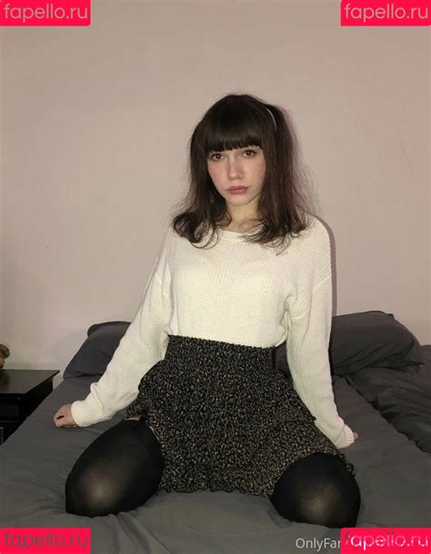 mewnii nude|Posts of mewnii from OnlyFans .